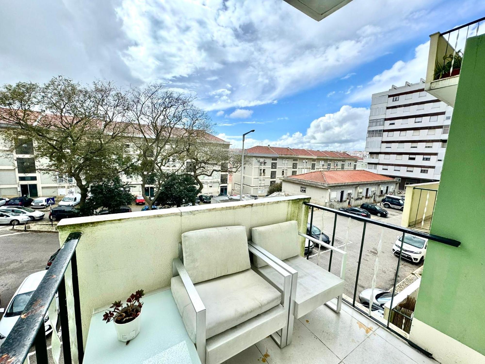 Almada Big Flat Next To Lisbon And Caparica Beach 外观 照片